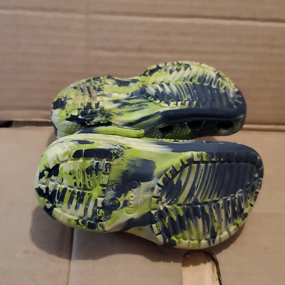 CROCS comfortable stylish